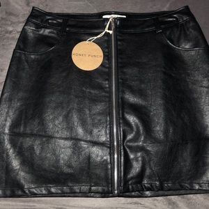 Laura’s Boutique Black leather skirt